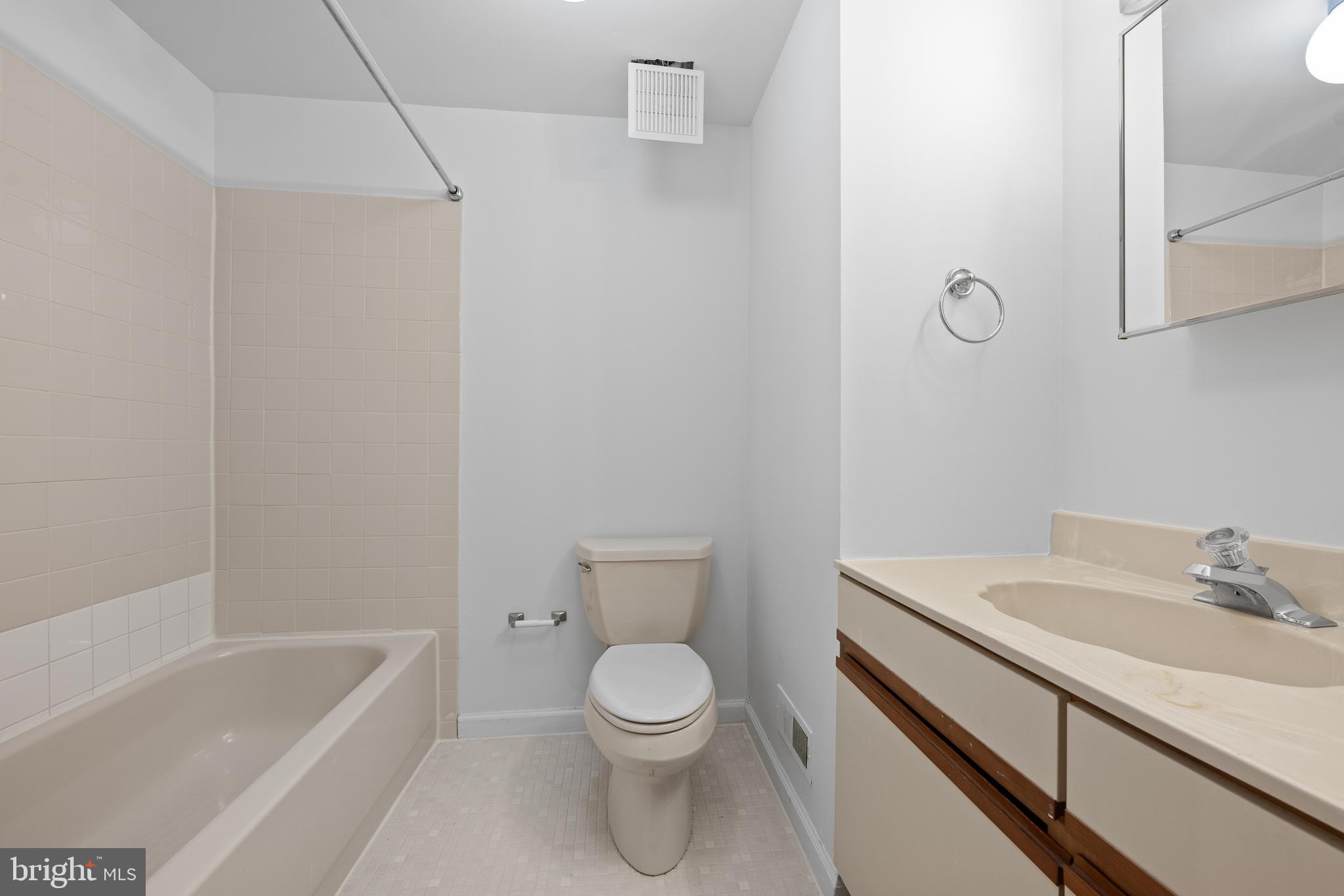 REBEL HILL - Residential