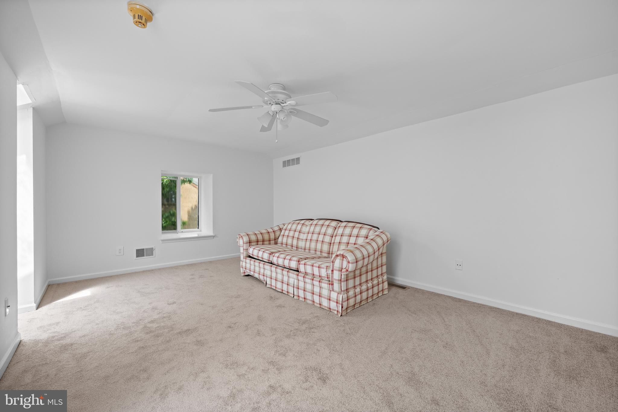 REBEL HILL - Residential