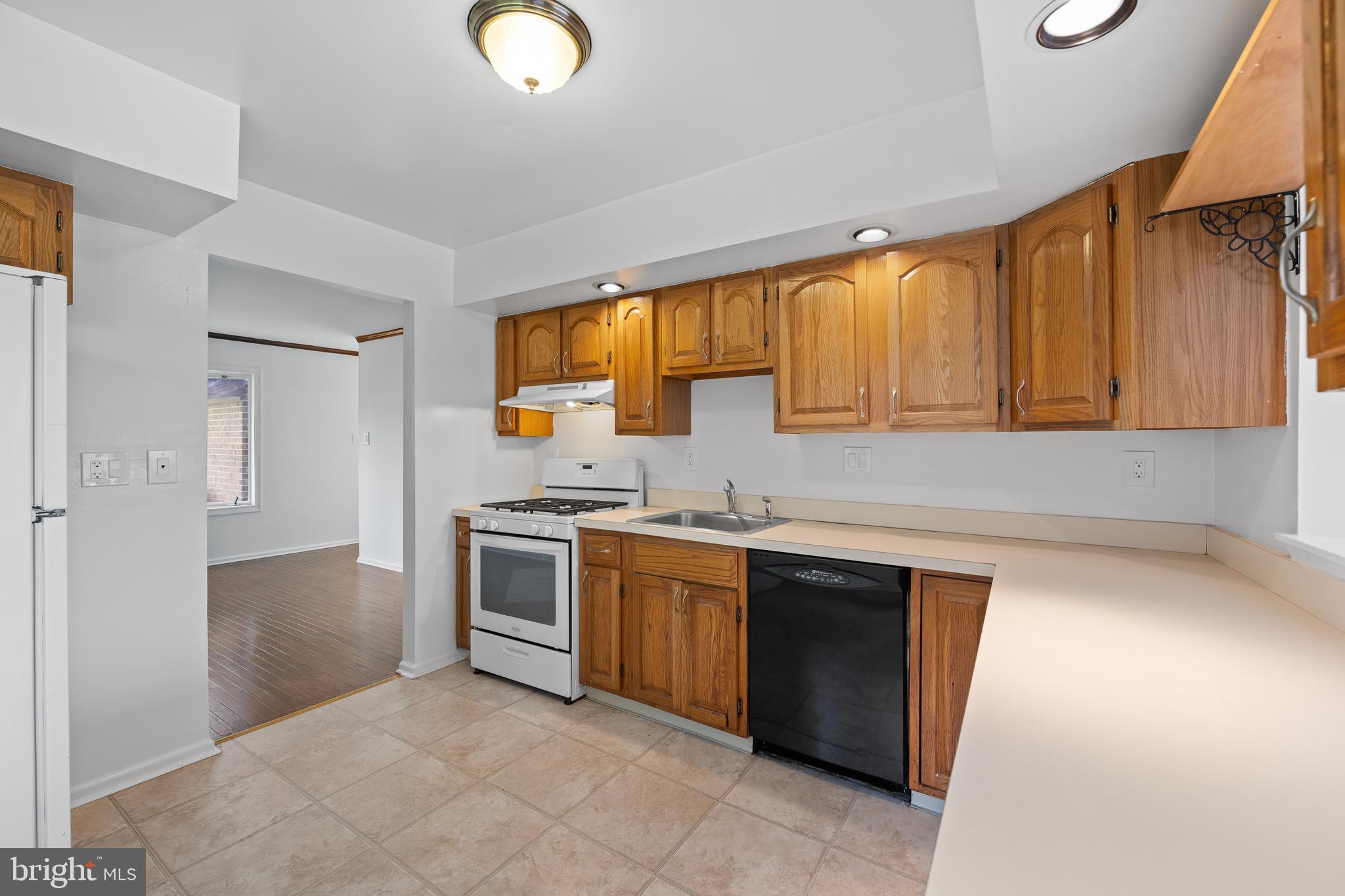 REBEL HILL - Residential