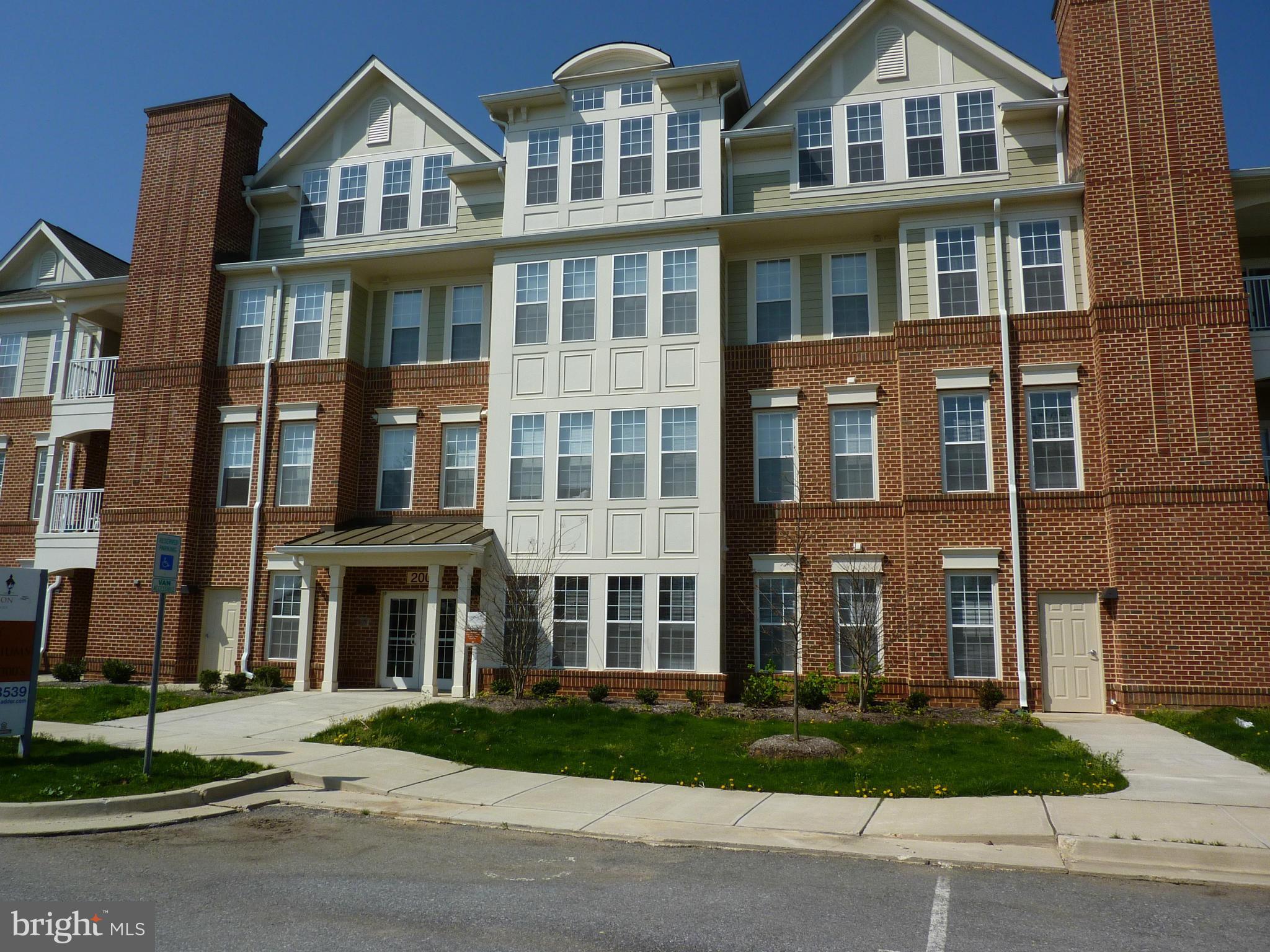 Care Free Luxury Living in the Heart of La Plata. ImmaculatePenthouse unit in Edelen Station. Pool, Clubhouse, Exercise room, Secure Entry. Walk to local restaurants and shops. Large rooms, Upscale Decor, Move In Ready. Great Commuting Location