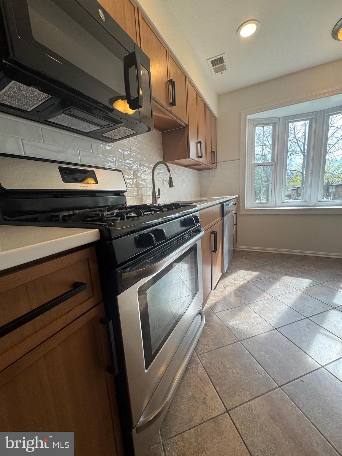 THOUSAND OAKS - Residential Lease