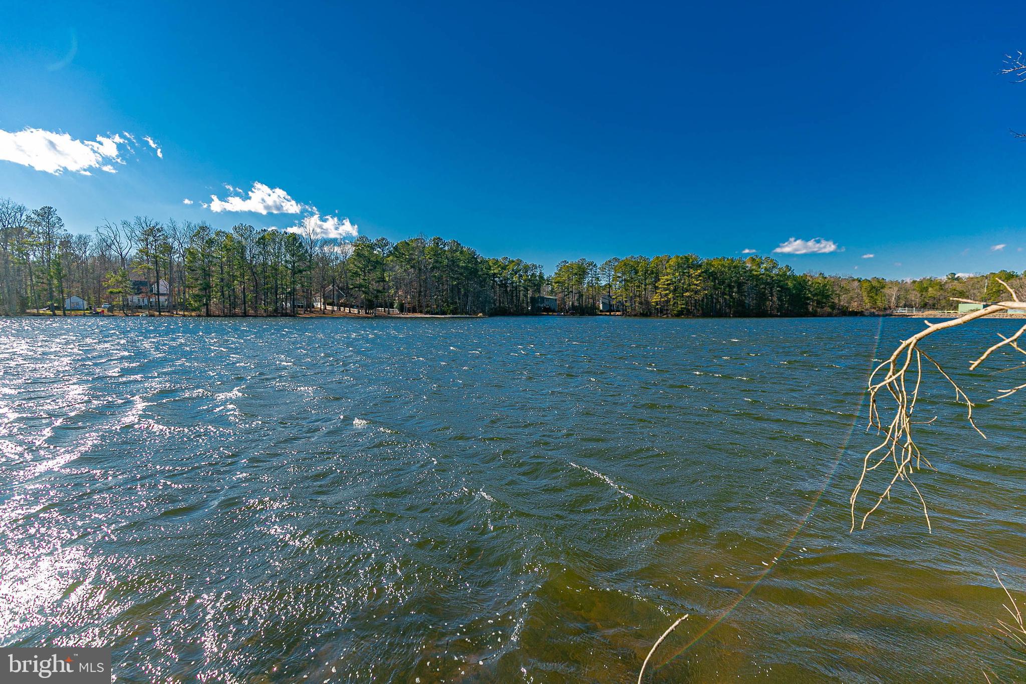 LAKE CAROLINE - Land