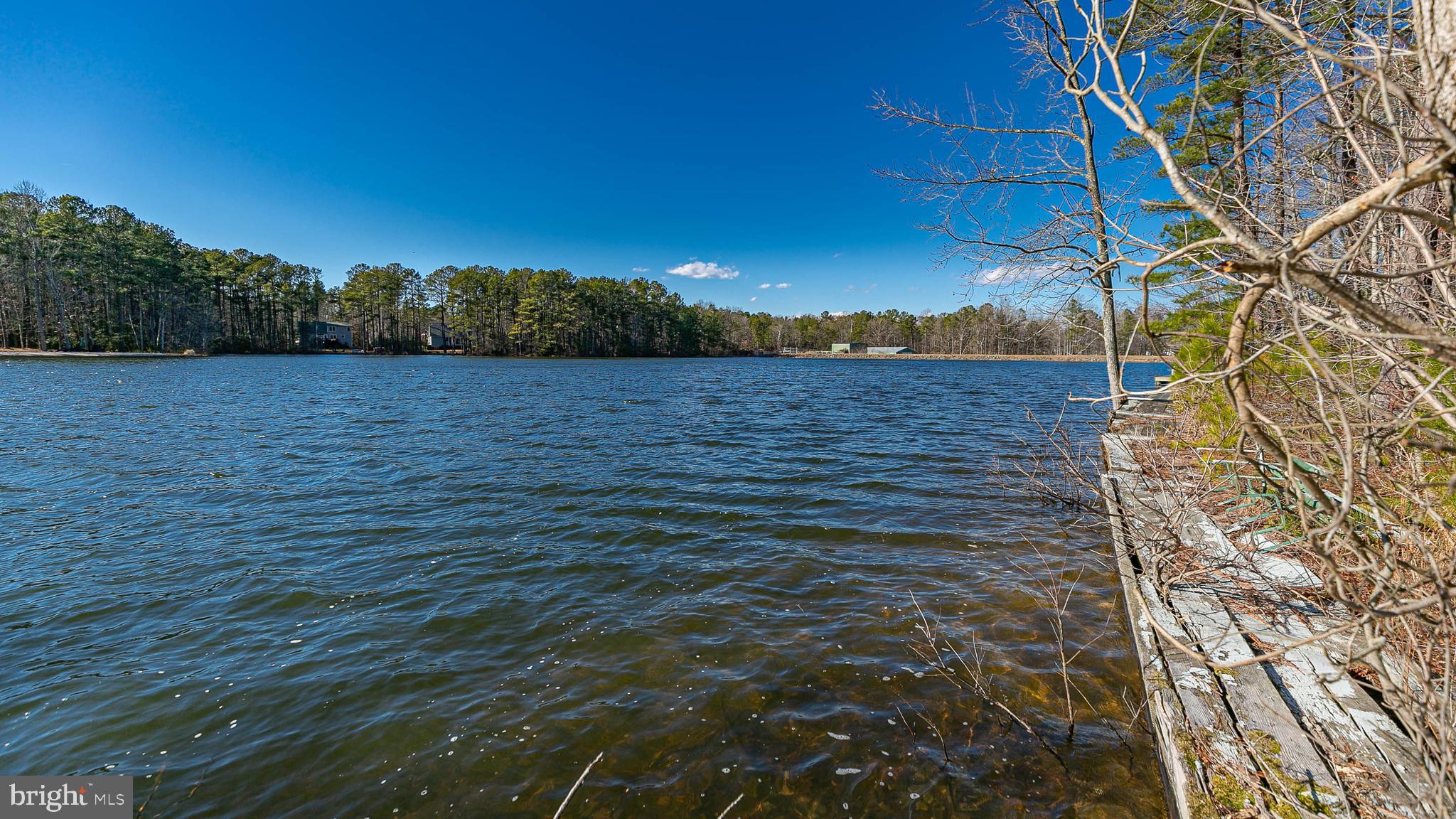 LAKE CAROLINE - Land