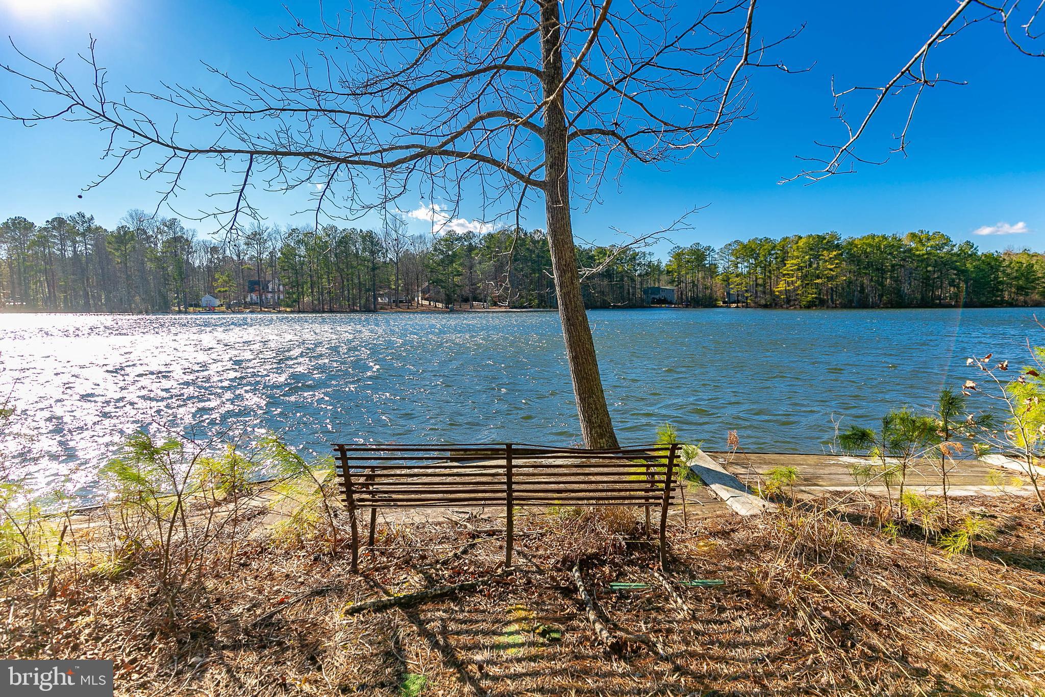 LAKE CAROLINE - Land
