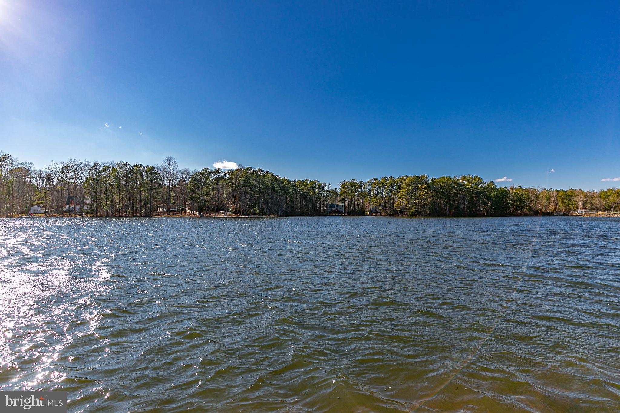 LAKE CAROLINE - Land