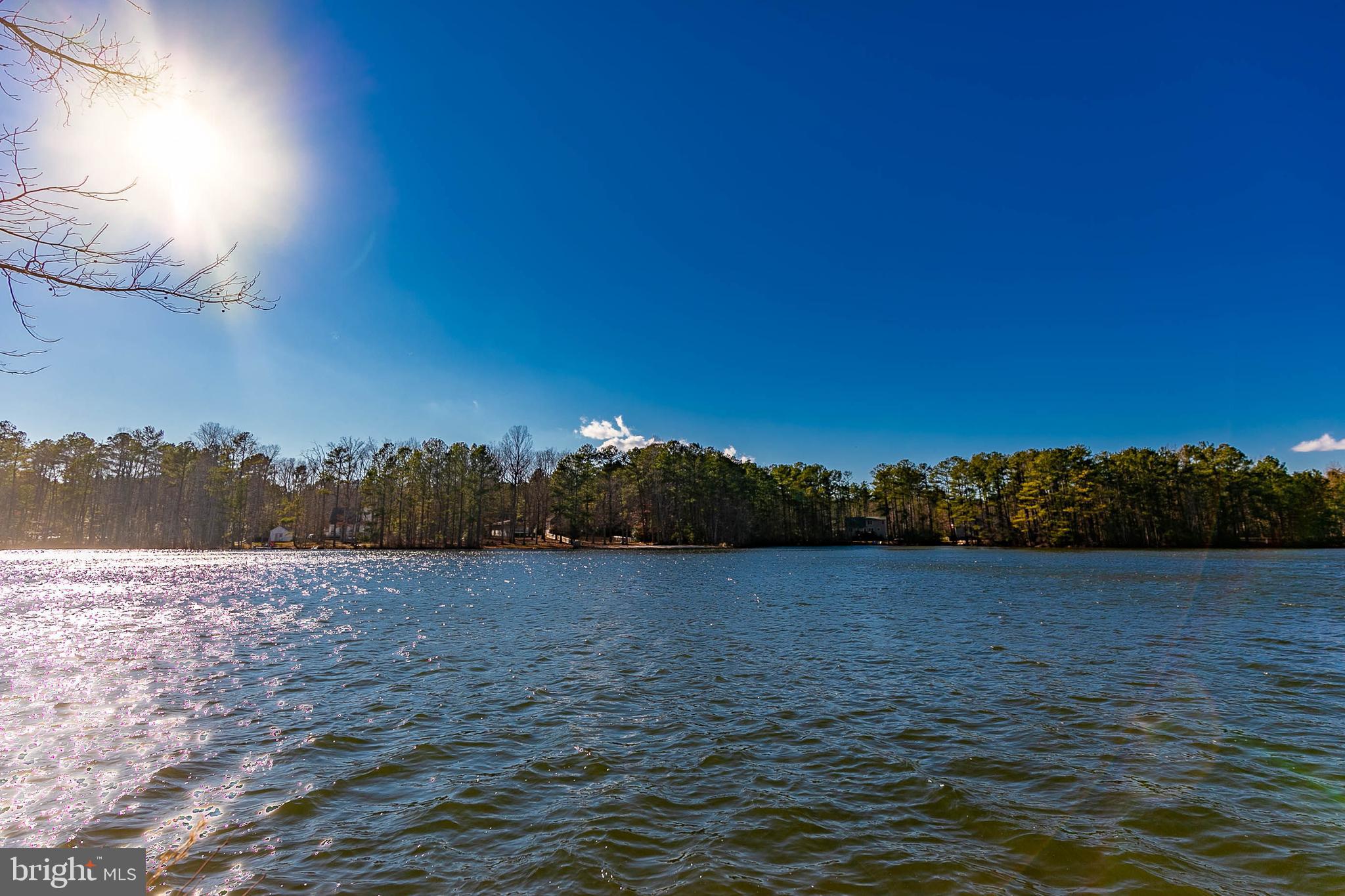 LAKE CAROLINE - Land