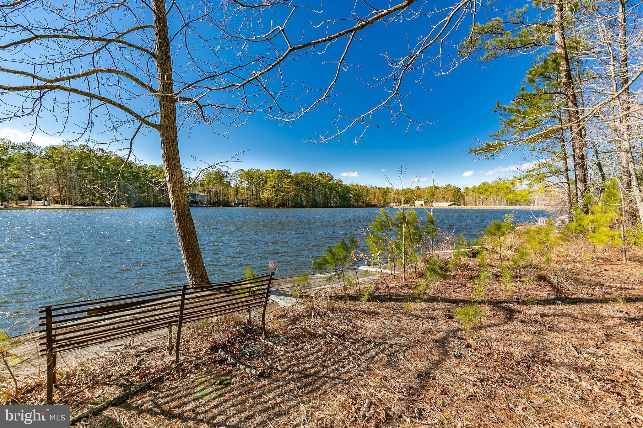 LAKE CAROLINE - Land