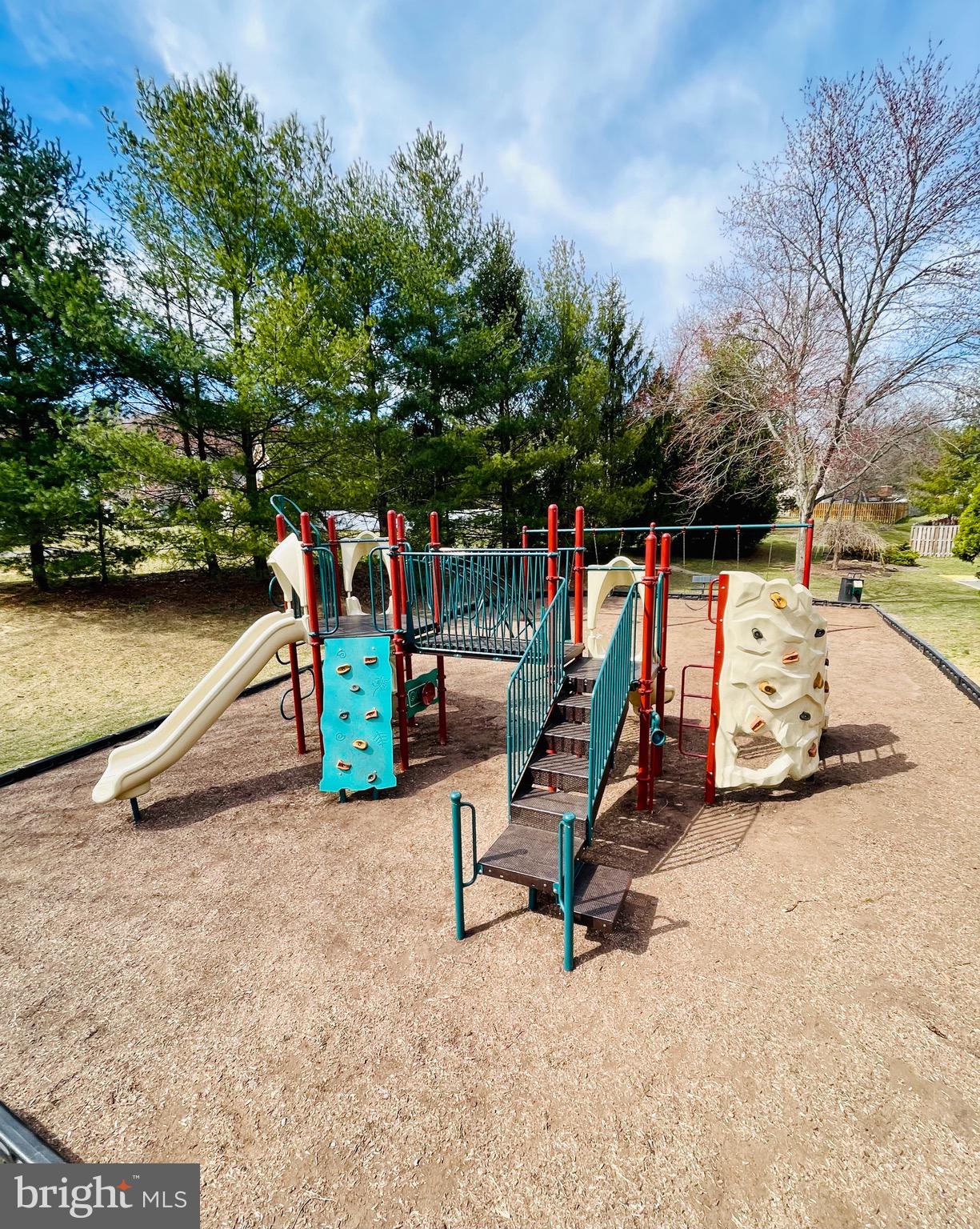 D EVEREUX WEST - Residential Lease