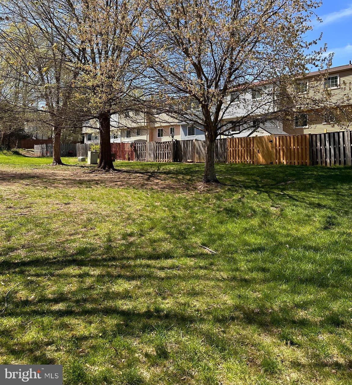 D EVEREUX WEST - Residential Lease