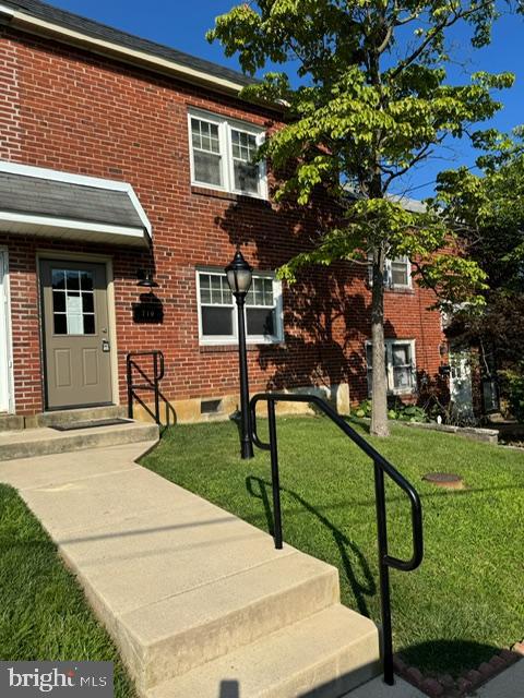 Fully updated 3 bed 1 bath townhouse in West Chester borough available for rent. Refinished hardwood floors, brand new kitchen cabinets and quartz countertops, fresh paint, new HVAC, and a remodeled bathroom. First floor washer and dryer included. No pets. Close to highways and walkable to all borough attractions. This is NOT a student rental.
Tenants pay water, sewer, electric. Tenant responsible for snow removal but landlord provides lawn mowing. NOT A STUDENT RENTAL.