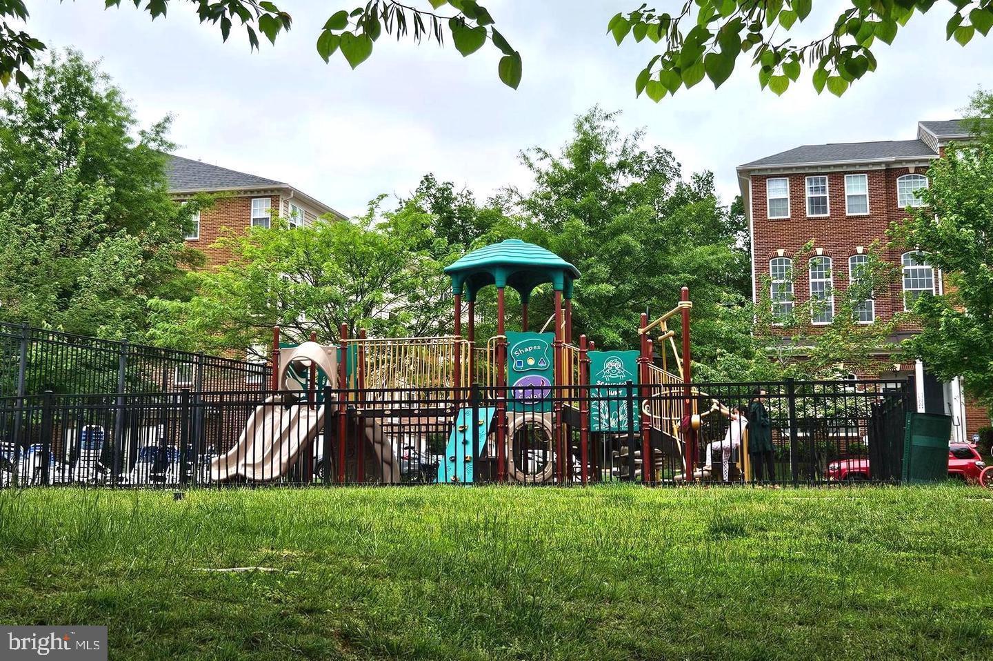 MARKET CENTER CONDOMINIUM - Residential