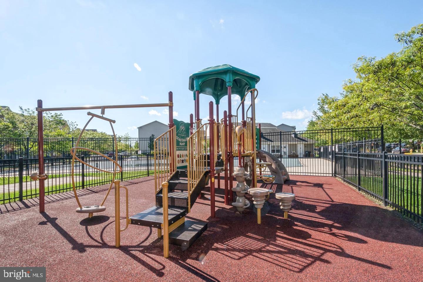 MARKET CENTER CONDOMINIUM - Residential