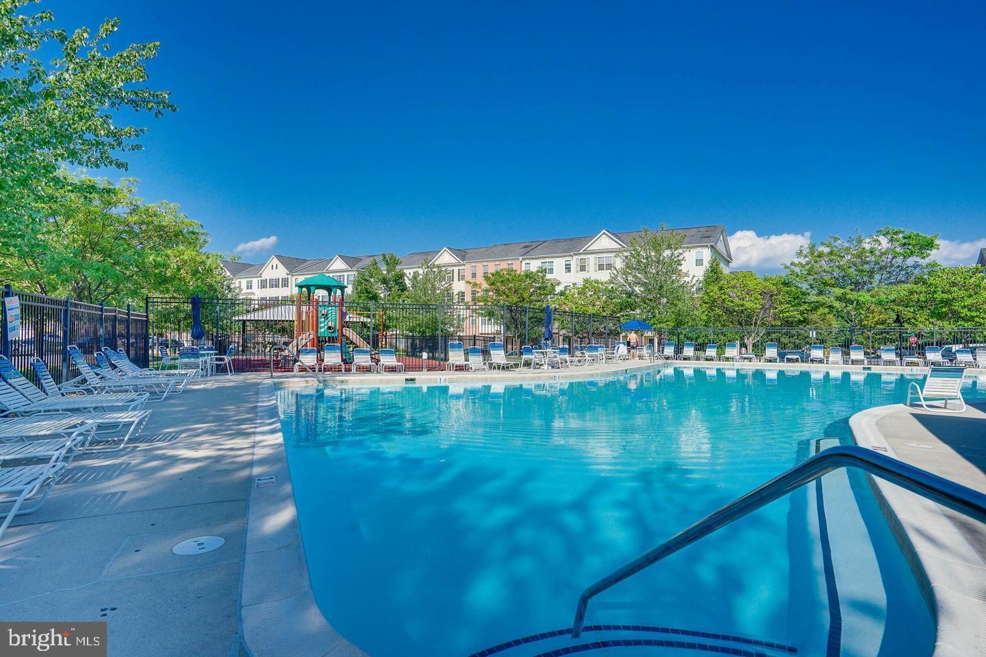 MARKET CENTER CONDOMINIUM - Residential