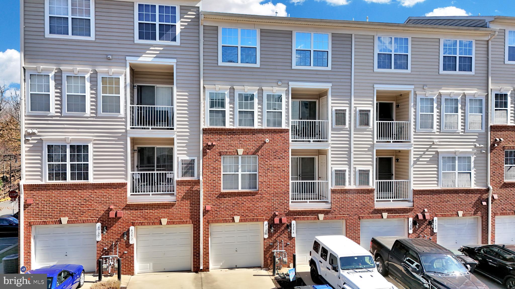 MARKET CENTER CONDOMINIUM - Residential