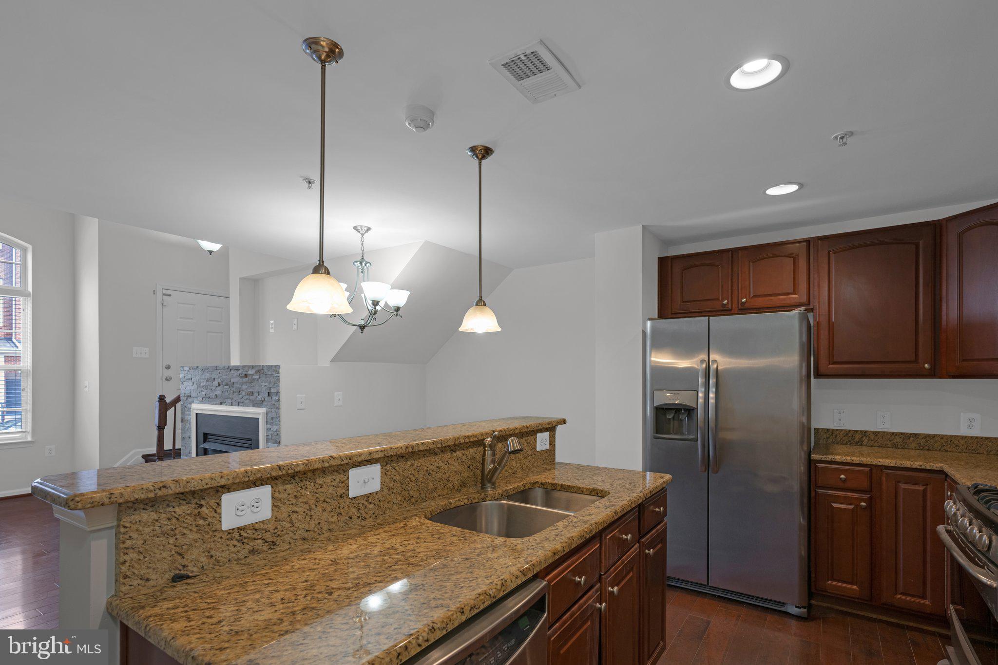 MARKET CENTER CONDOMINIUM - Residential