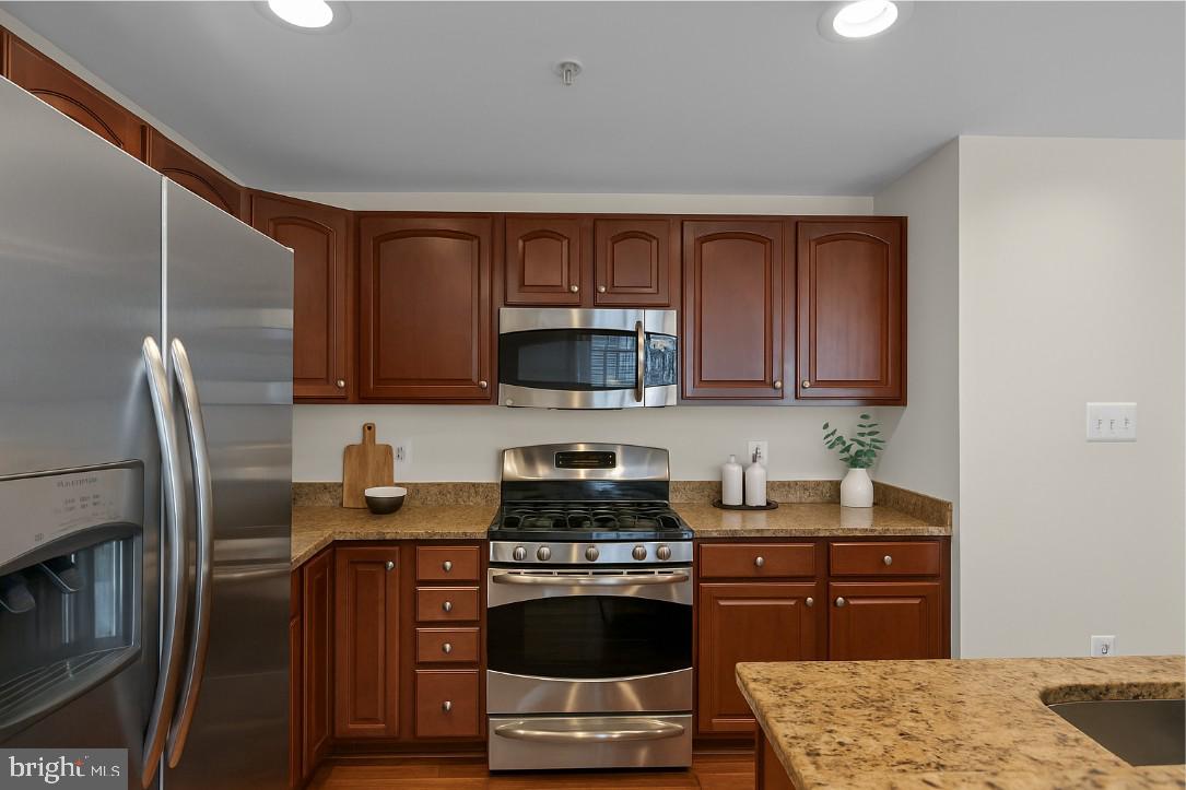 MARKET CENTER CONDOMINIUM - Residential