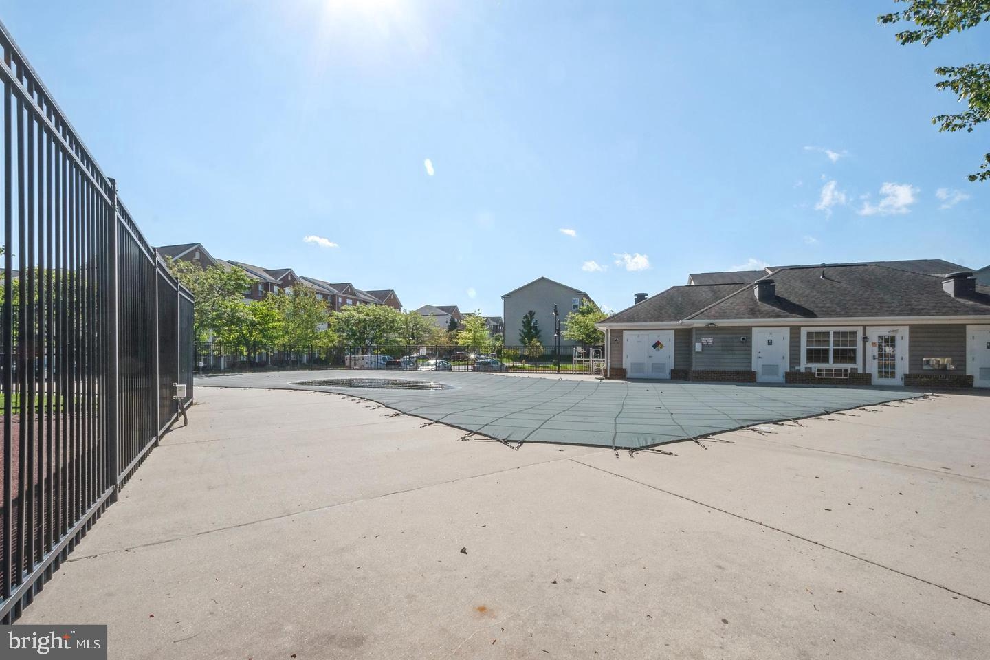 MARKET CENTER CONDOMINIUM - Residential