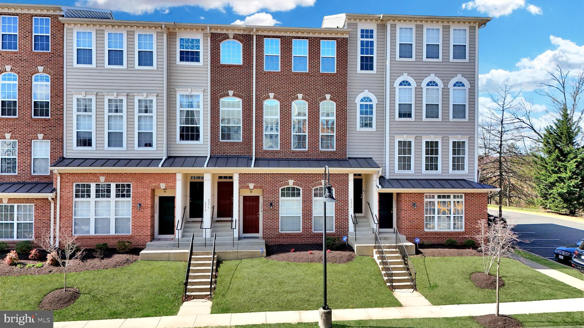 MARKET CENTER CONDOMINIUM - Residential