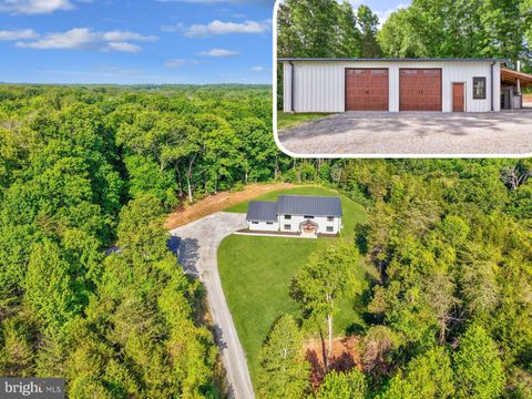 Homes For Sale - 7706 Rogues Road<br/> Fauquier County, WARRENTON, VA 20187