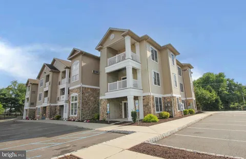 MLS: NJCD2093916