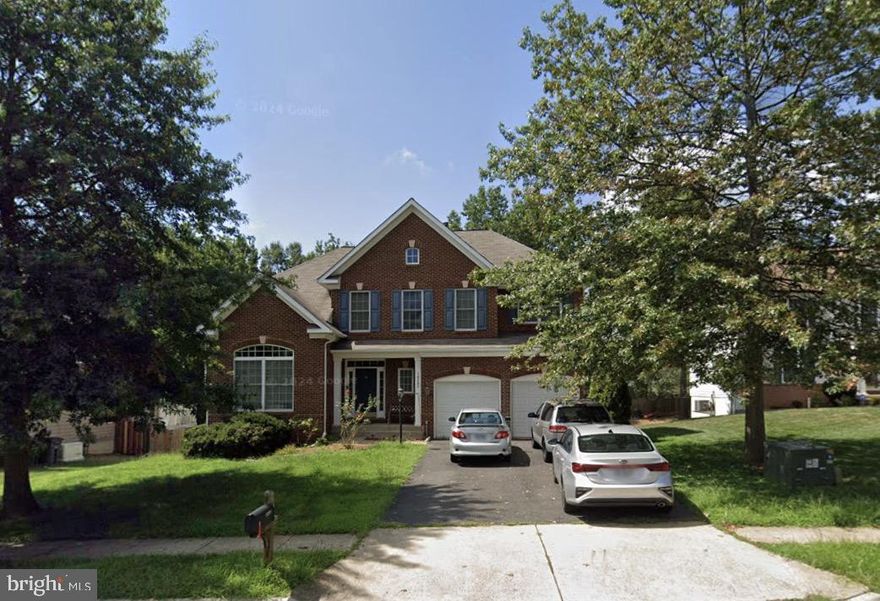 Spacious and well-maintained basement in a single-family home, located in a quiet and desirable neighborhood. This unit features two recreation rooms, a large living area, a full bathroom, ample closet space, wide windows providing natural light, central air conditioning, and a private entrance. All utilities are included in the rent. Pets and smoking are not permitted.

Available immediately. Contact us today to schedule a private showing.