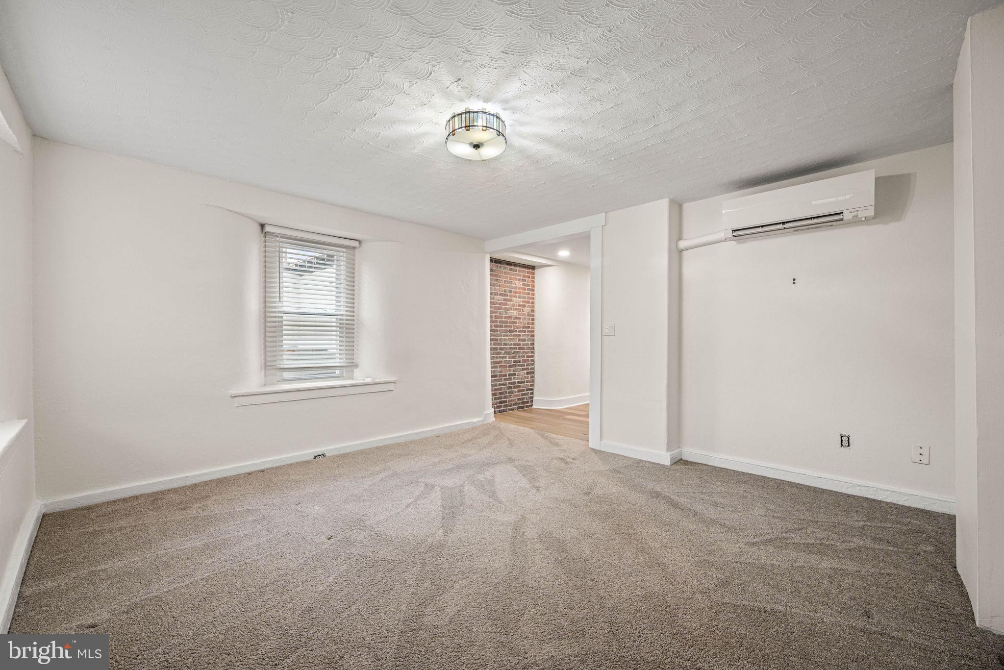 325 W CHESTNUT STREET