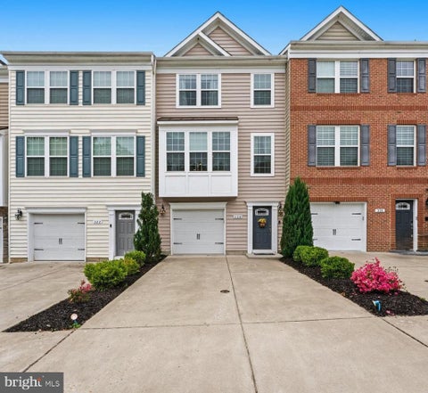 Townhouse For Rent - 320 Tree Line Drive<br/> FREDERICKSBURG, VA 22405