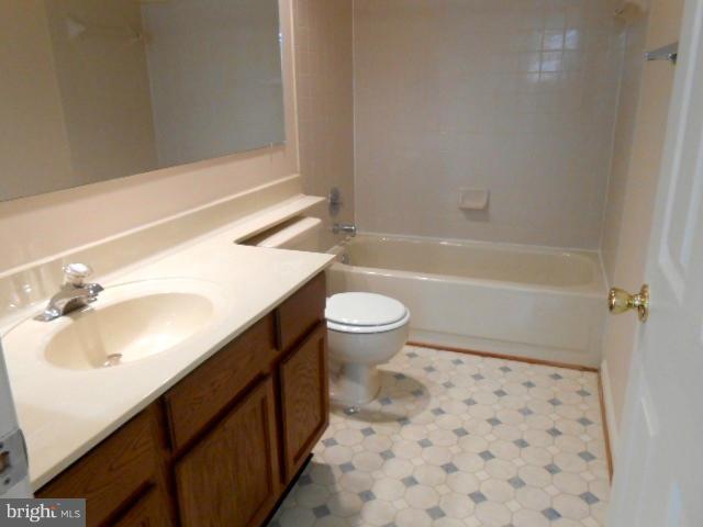 ROLLING BROOK - Residential Lease