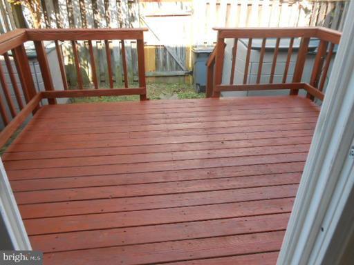 ROLLING BROOK - Residential Lease