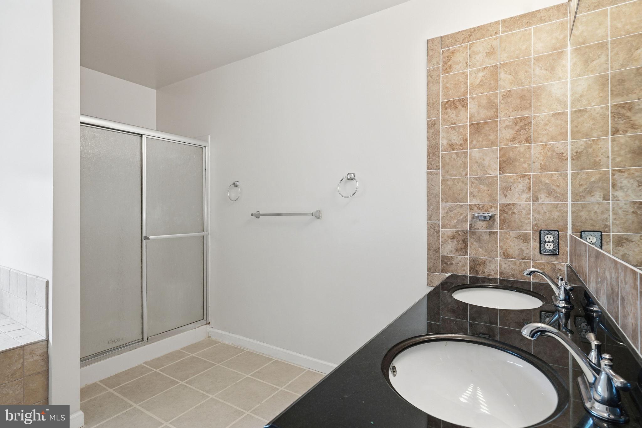 RIVERS POINTE - Residential