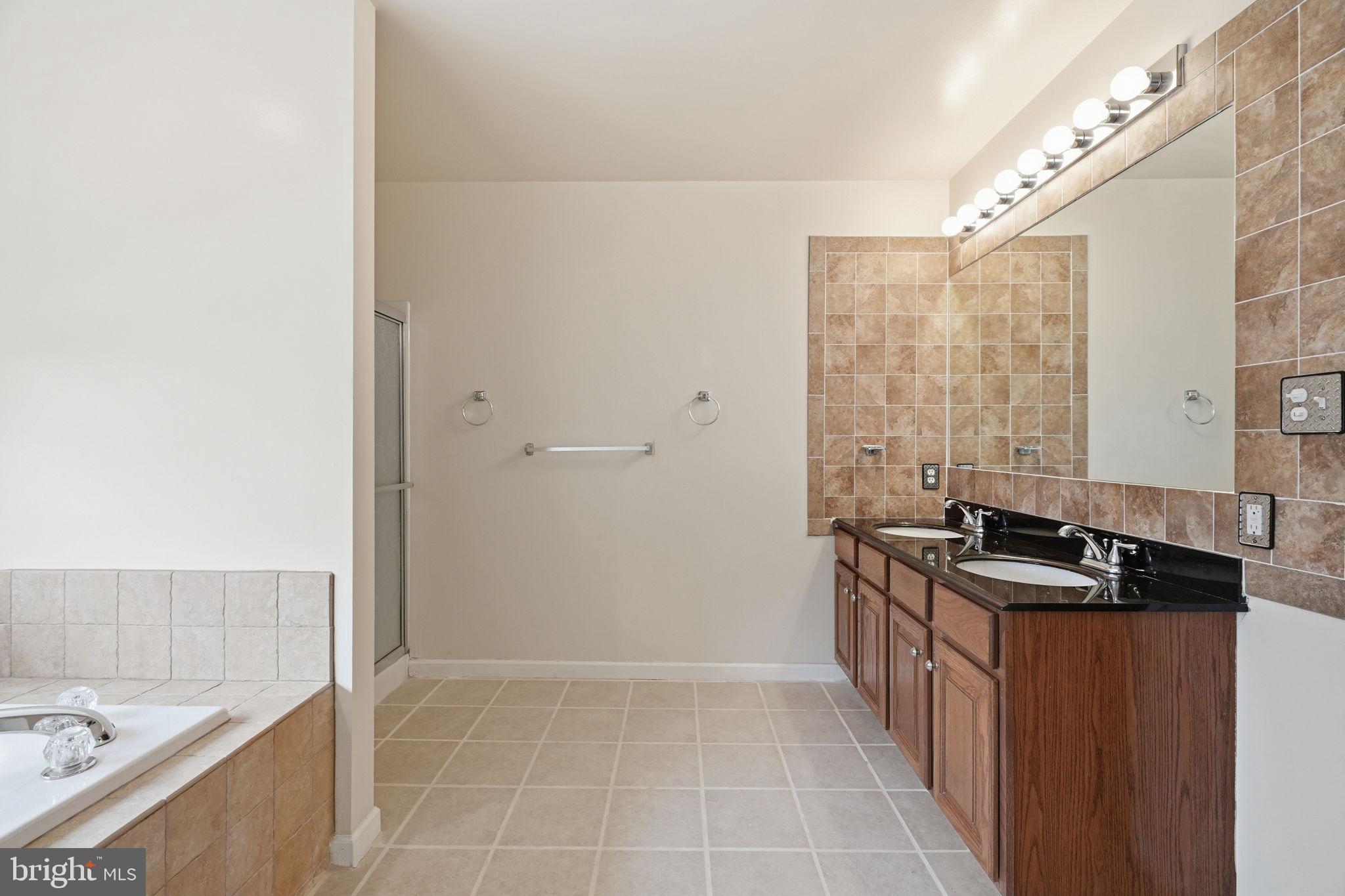 RIVERS POINTE - Residential