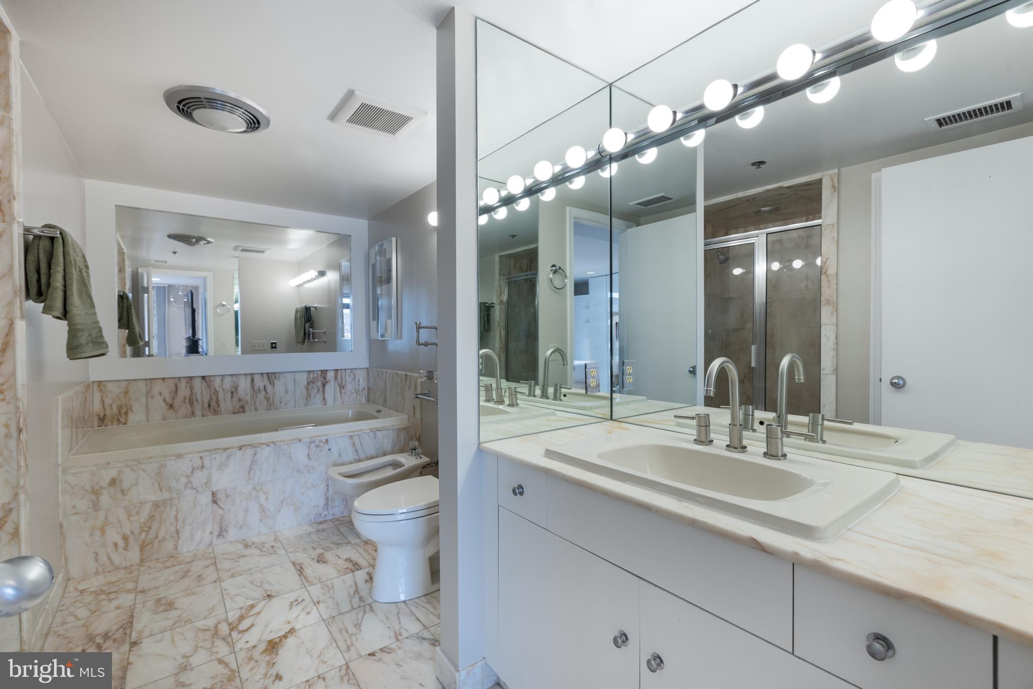 THE WESLIE - Residential Lease