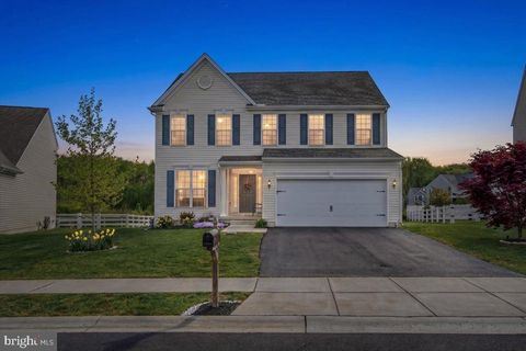 Homes For Sale - 220 Abbigail Crossing<br/> TOWNSEND, DE 19734