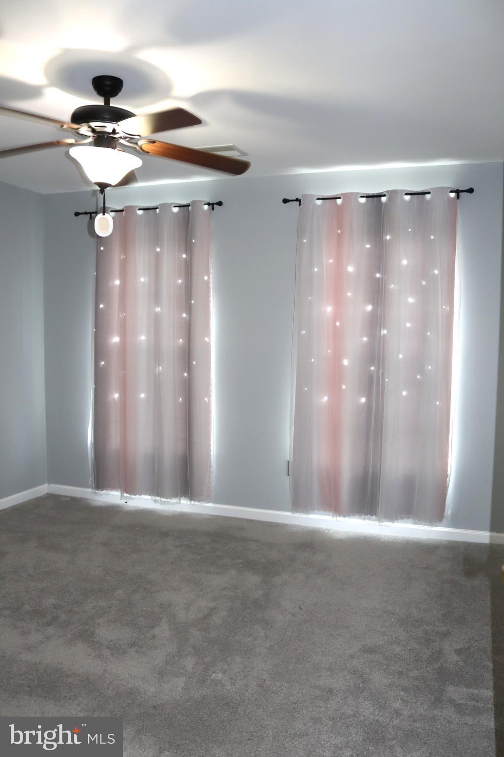 FOX RUN ESTATES - Residential