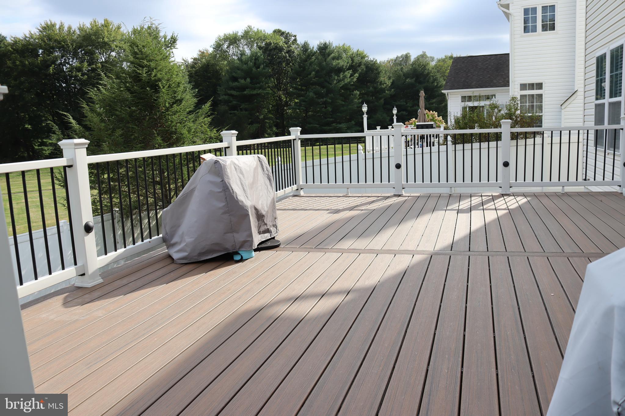 FOX RUN ESTATES - Residential