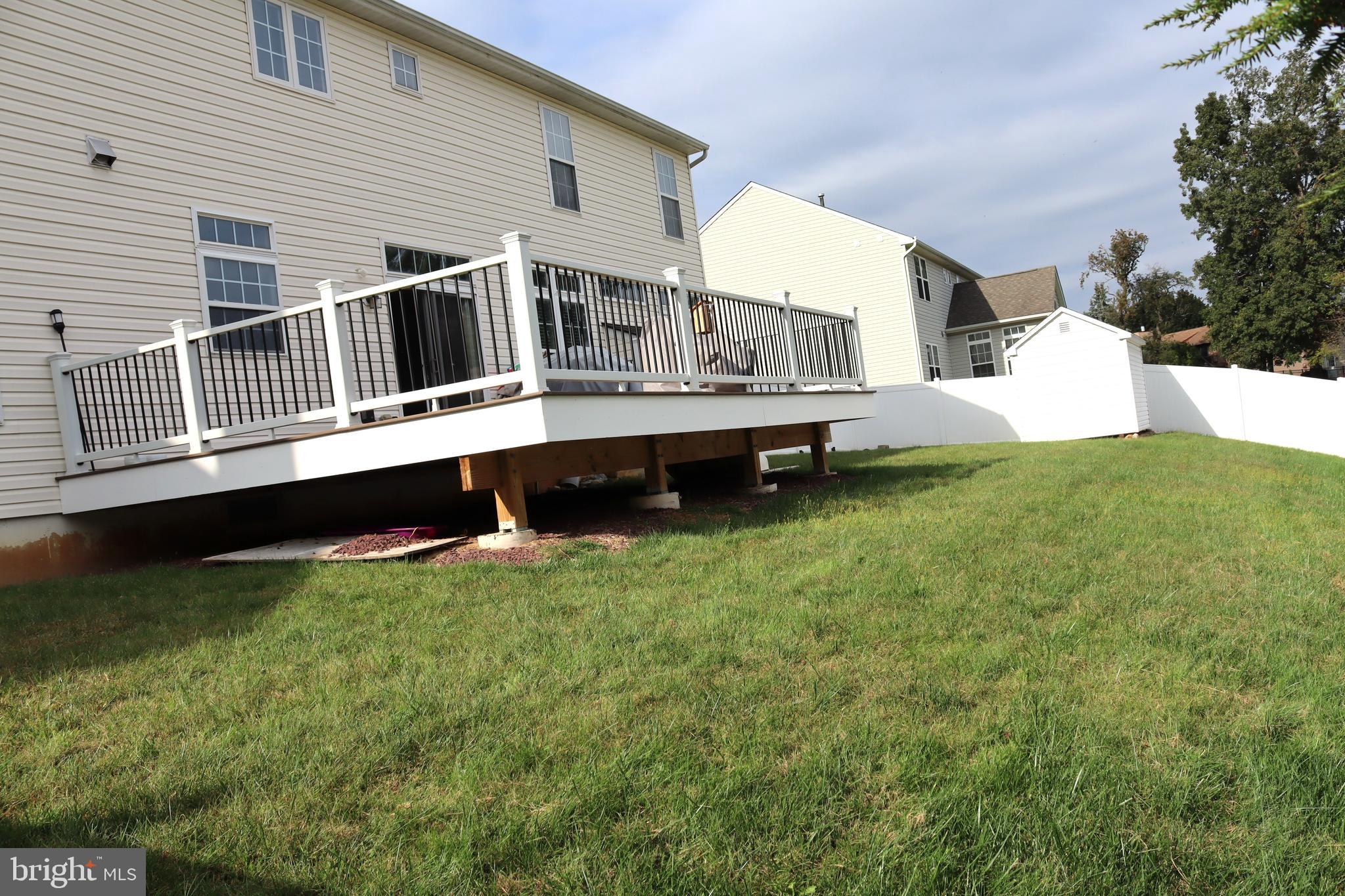 FOX RUN ESTATES - Residential