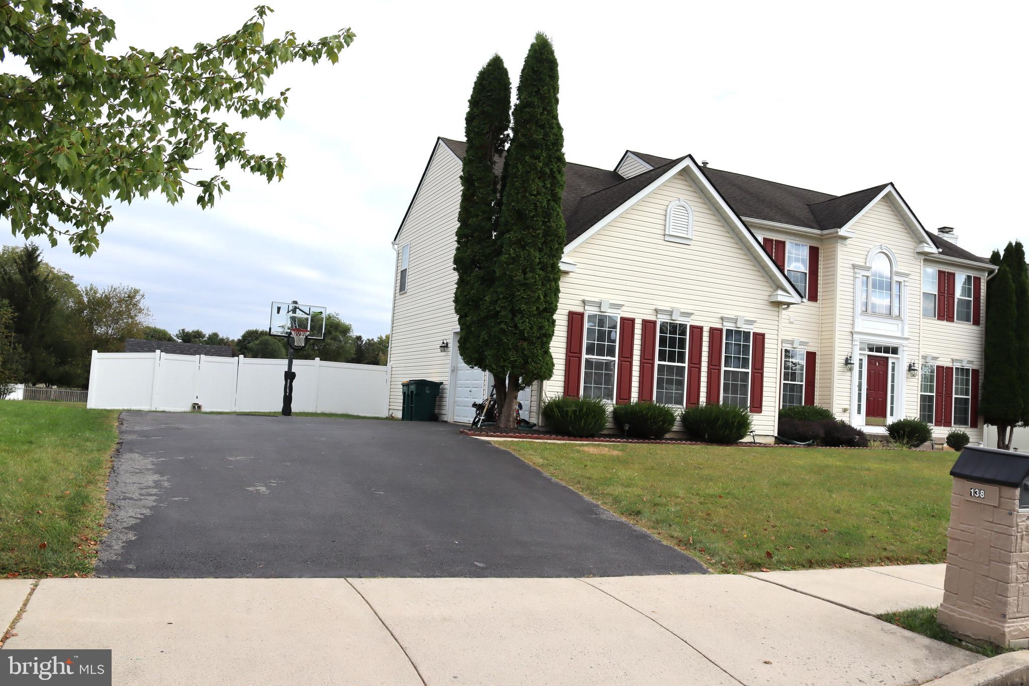 FOX RUN ESTATES - Residential