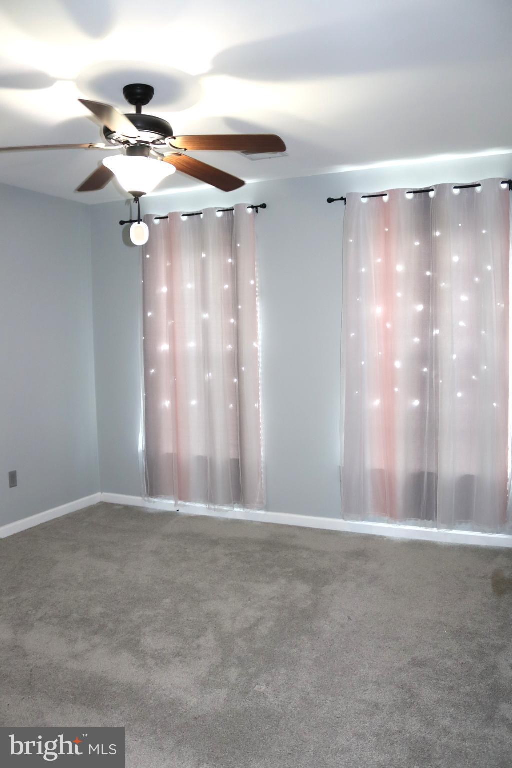 FOX RUN ESTATES - Residential