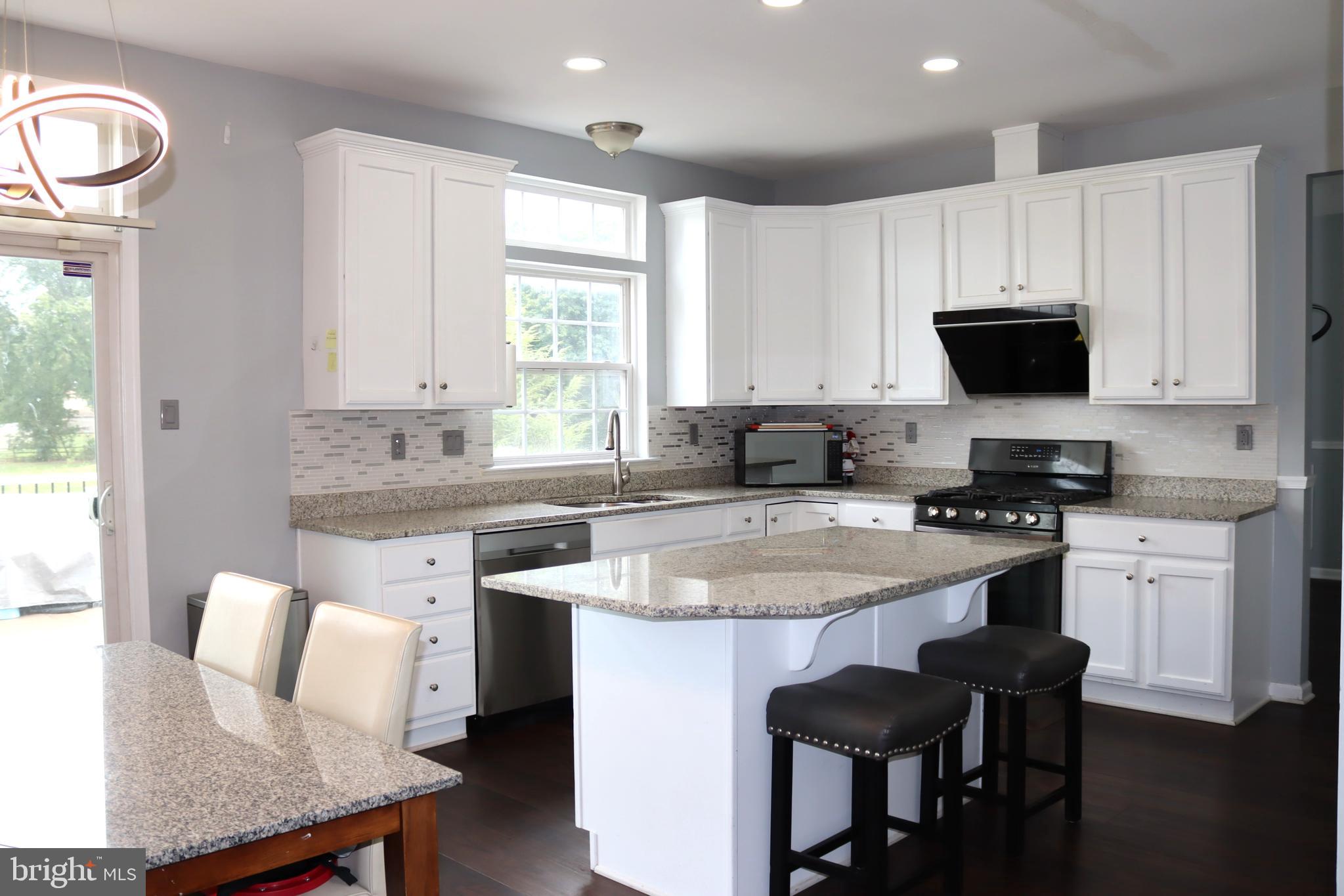 FOX RUN ESTATES - Residential