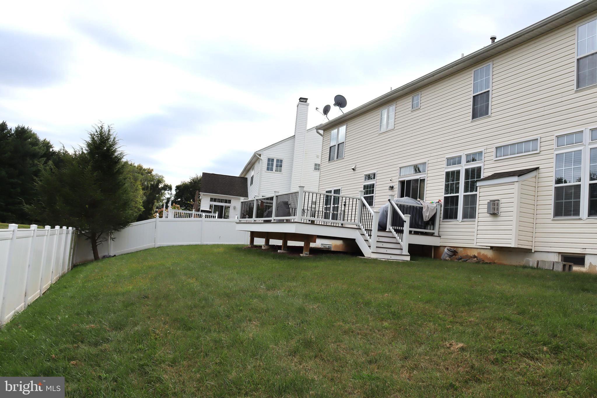 FOX RUN ESTATES - Residential