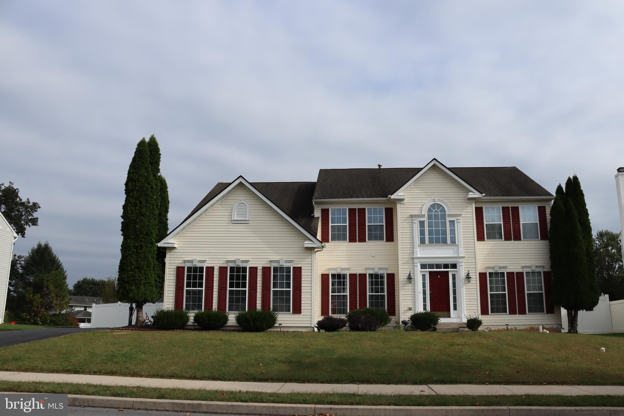 FOX RUN ESTATES - Residential