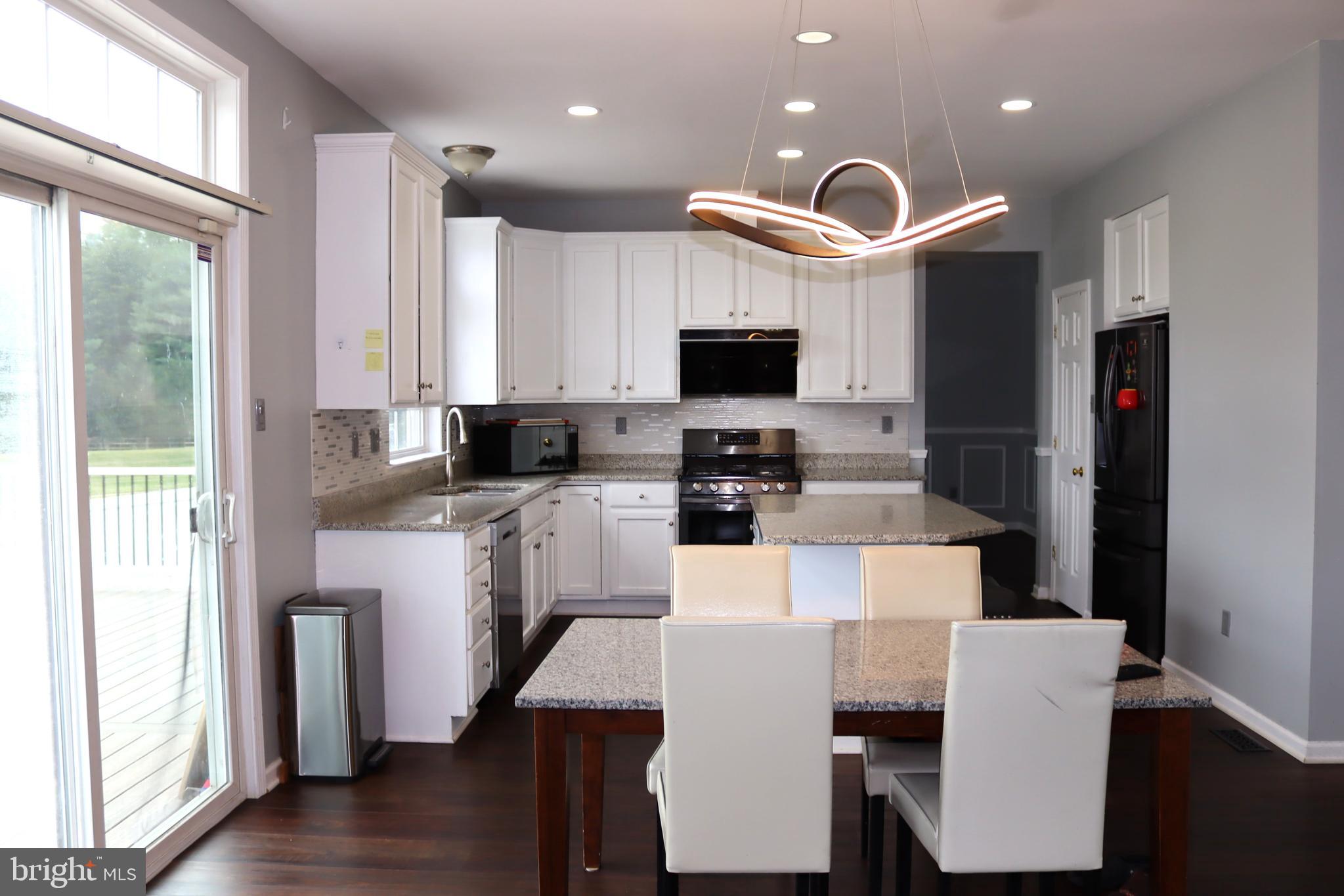 FOX RUN ESTATES - Residential