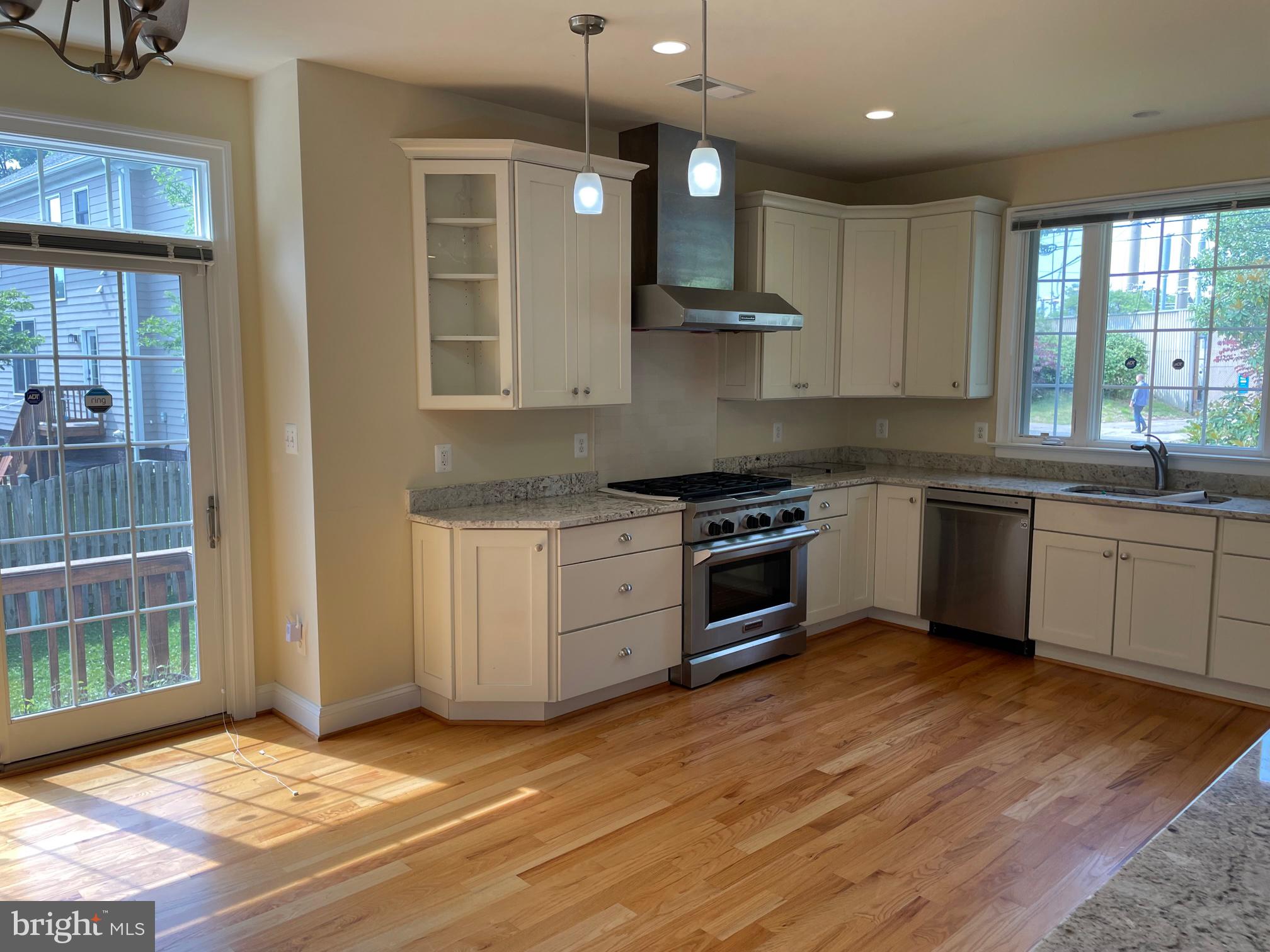 EAST FALLS CHURCH - Residential Lease