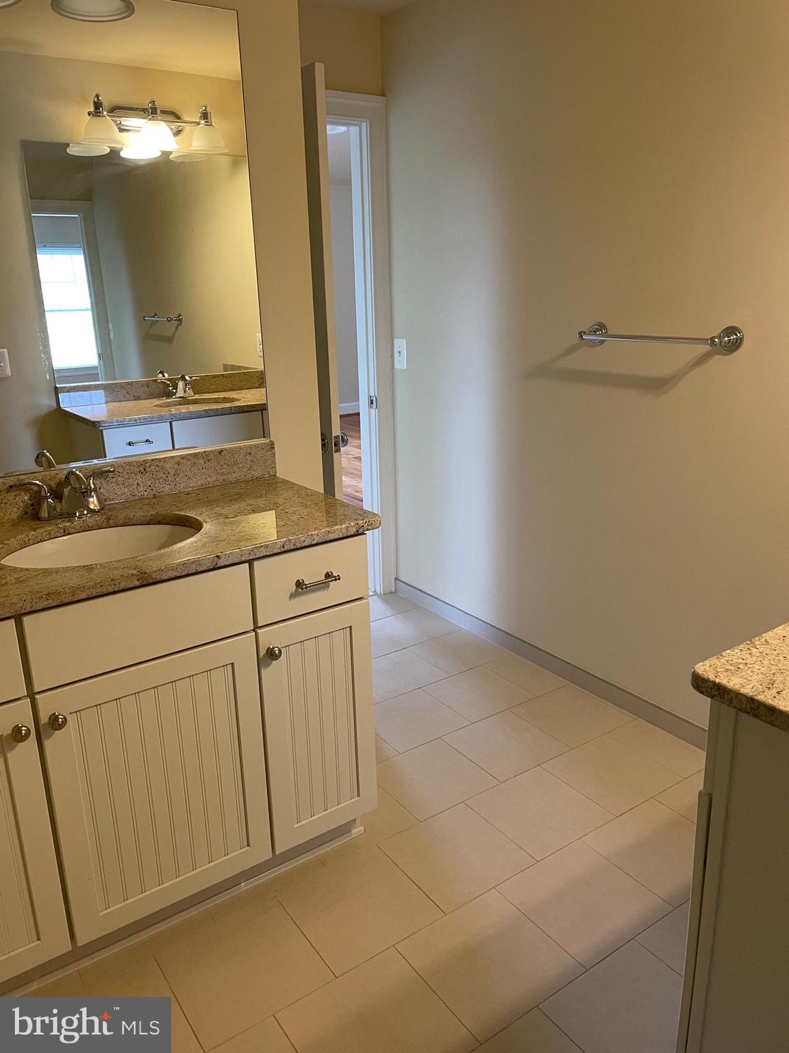 EAST FALLS CHURCH - Residential Lease