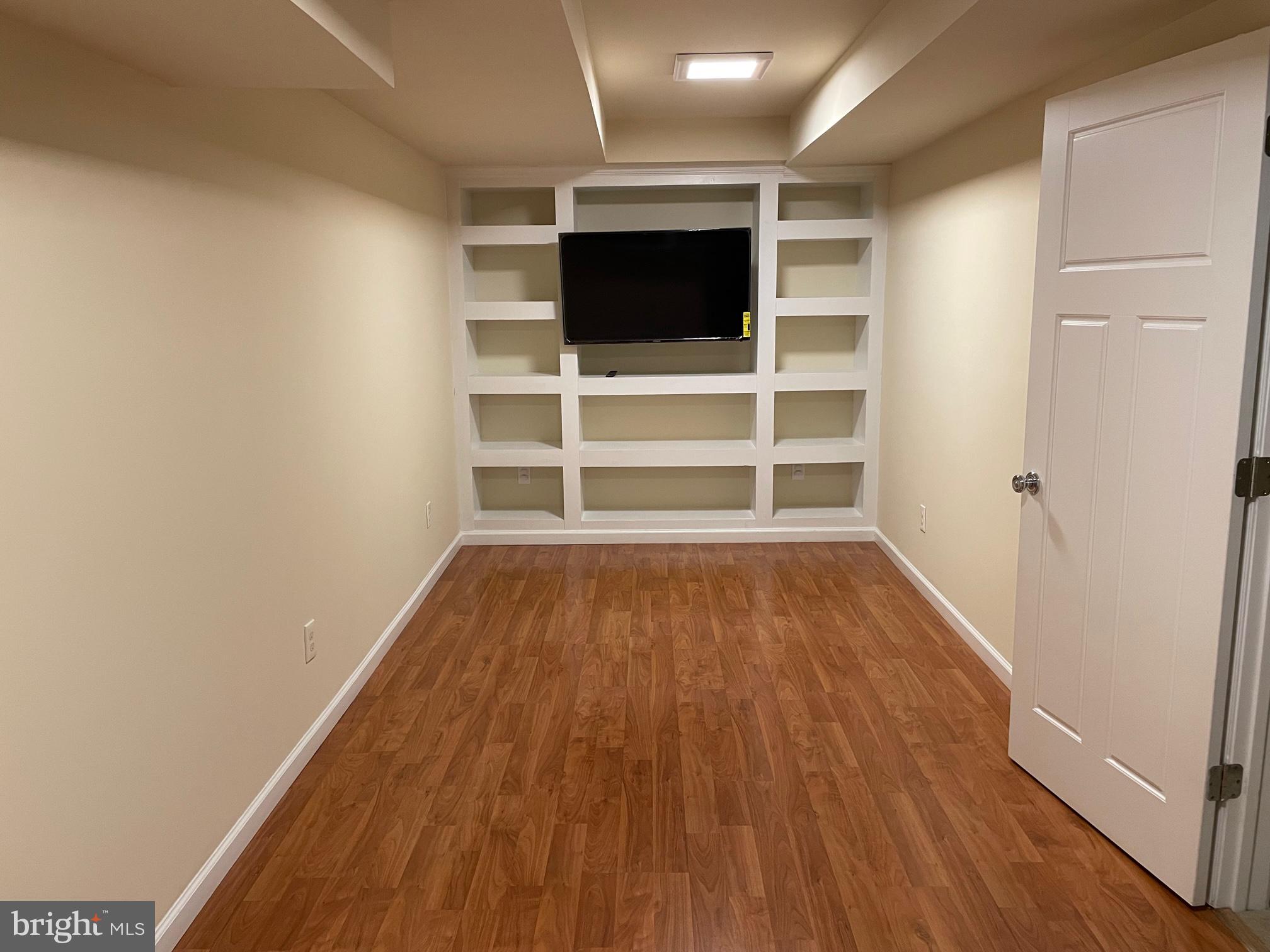 EAST FALLS CHURCH - Residential Lease