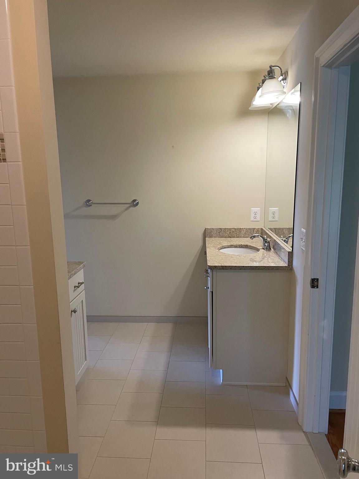 EAST FALLS CHURCH - Residential Lease