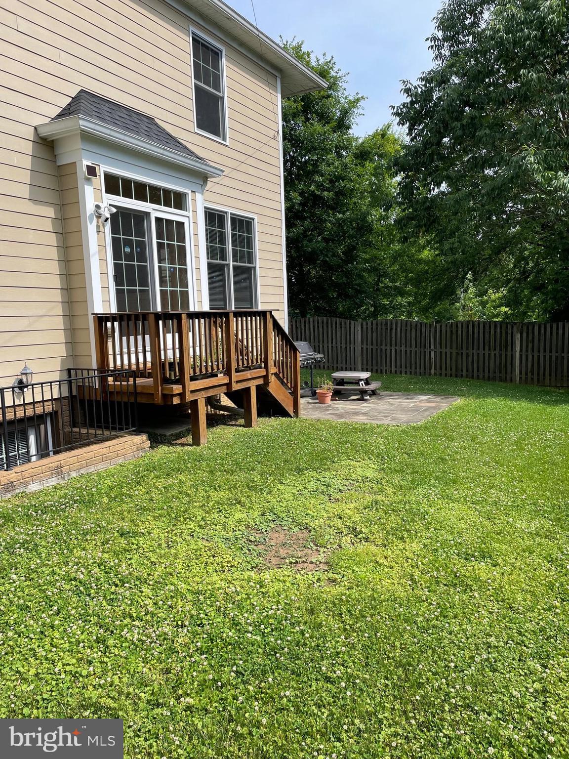 EAST FALLS CHURCH - Residential Lease