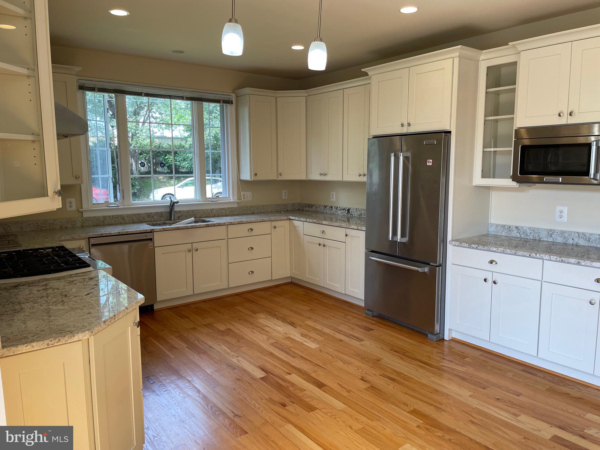 EAST FALLS CHURCH - Residential Lease