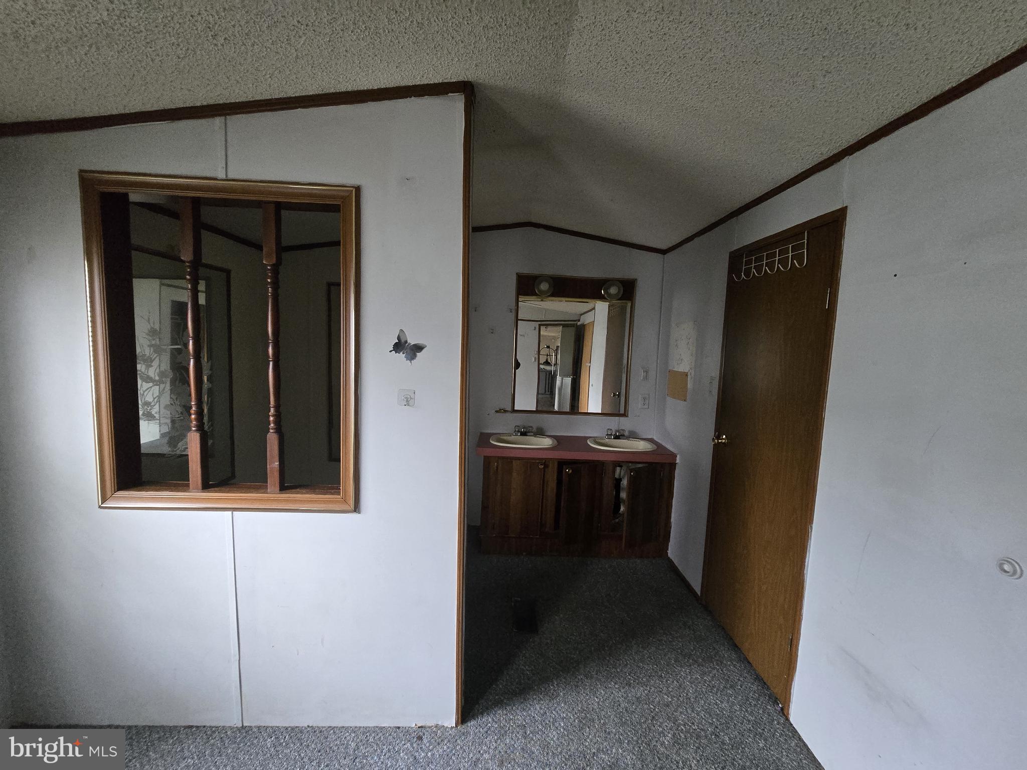 PINEWOOD ACRE - Residential