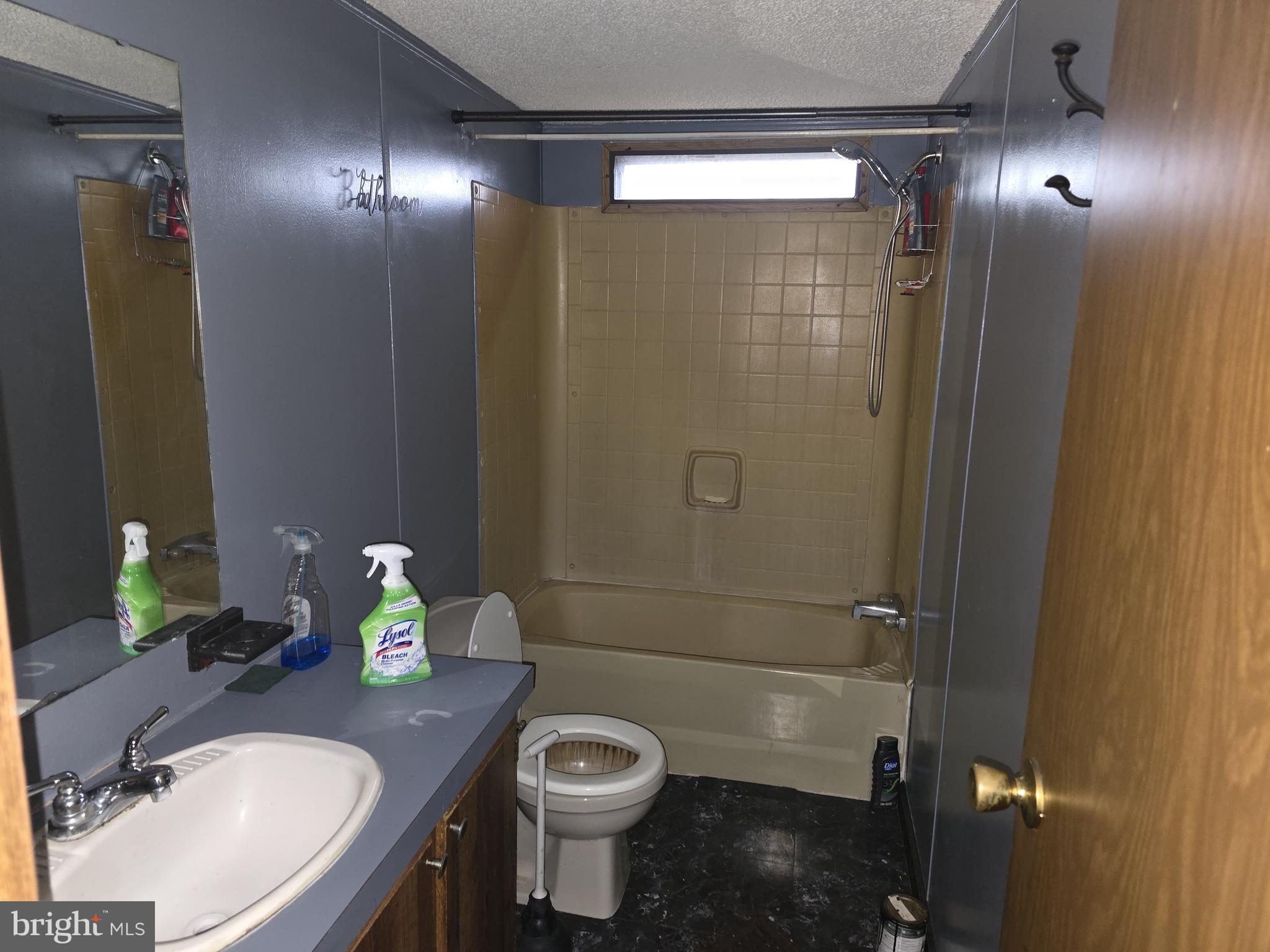 PINEWOOD ACRE - Residential